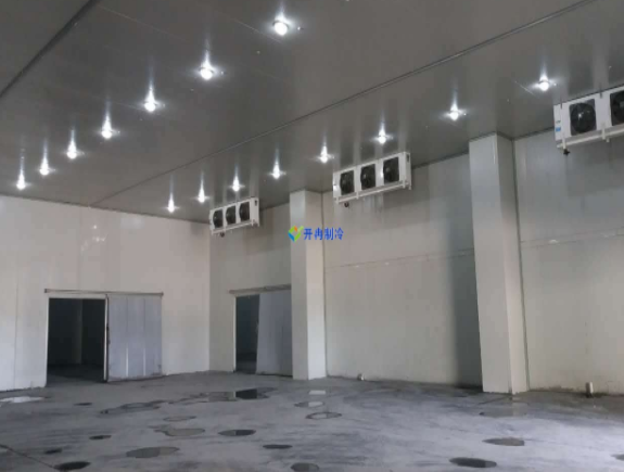 城市周邊建造一個(gè)8800平生鮮電商冷庫(kù)設(shè)計(jì)安裝費(fèi)用？